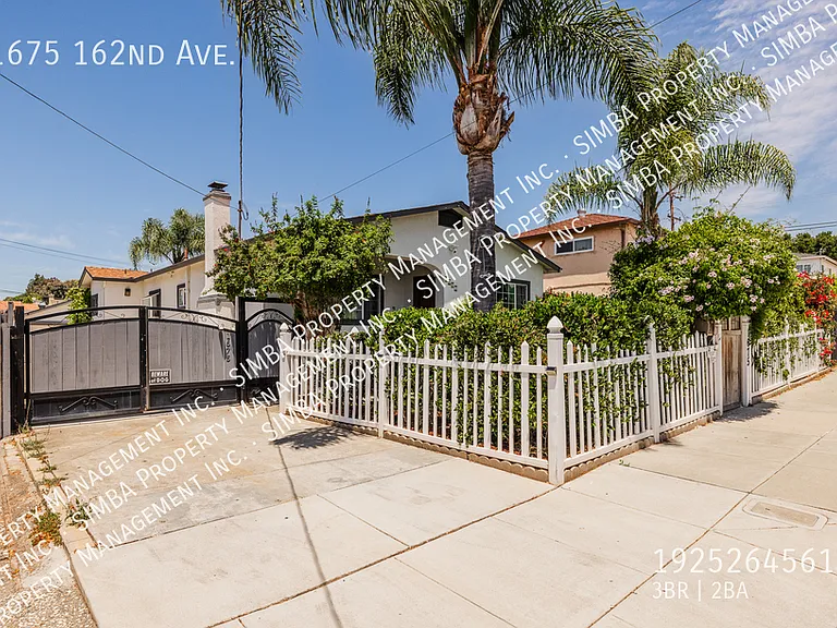 1675 162nd Ave — Photo 2