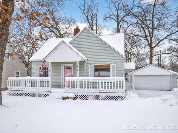 3454 McCracken St, Norton Shores, MI 49441