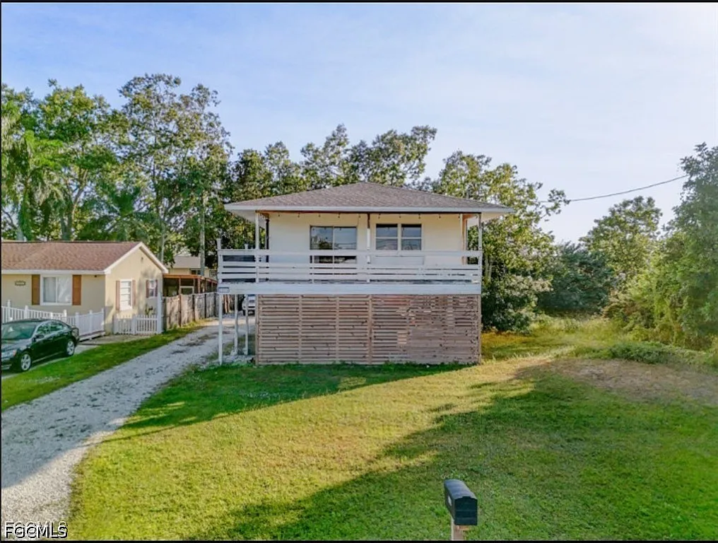2 bed, 1.0 bath, 852 sqft, $2,250 — Photo 1