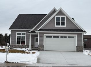 N9315 Gemstone Ct, Appleton, WI 54915