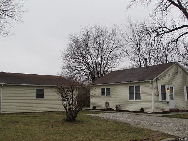 32 Ray St photo 1