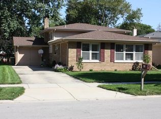 635 Cleveland Ave, Elgin, IL 60120