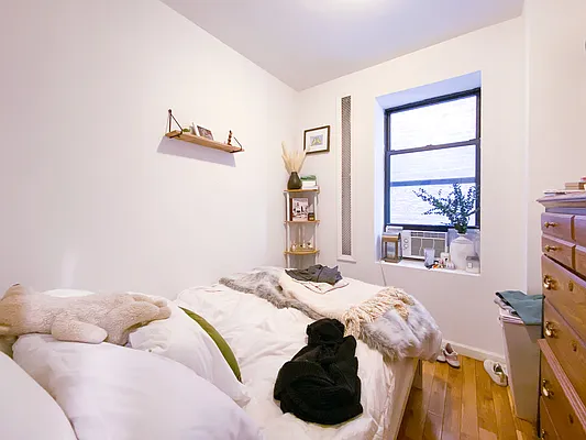 Rented by Compass | media 10
