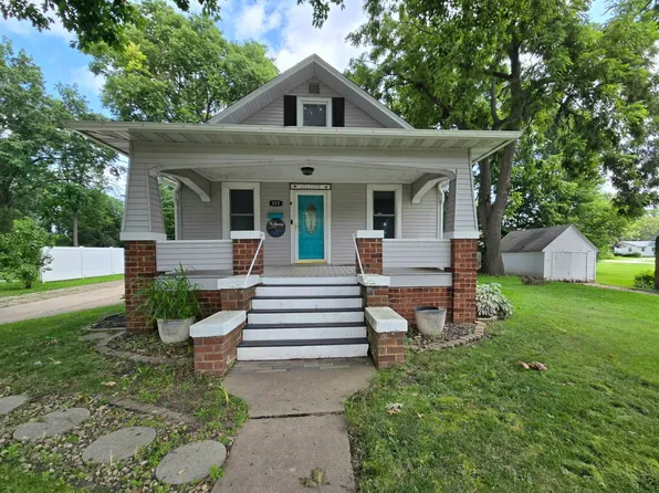 325 S 10th St, Monmouth, IL 61462