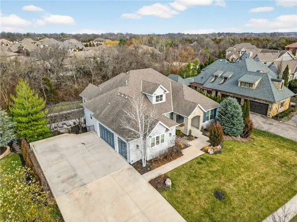 5112 W 142nd Ter, Leawood, KS 66224