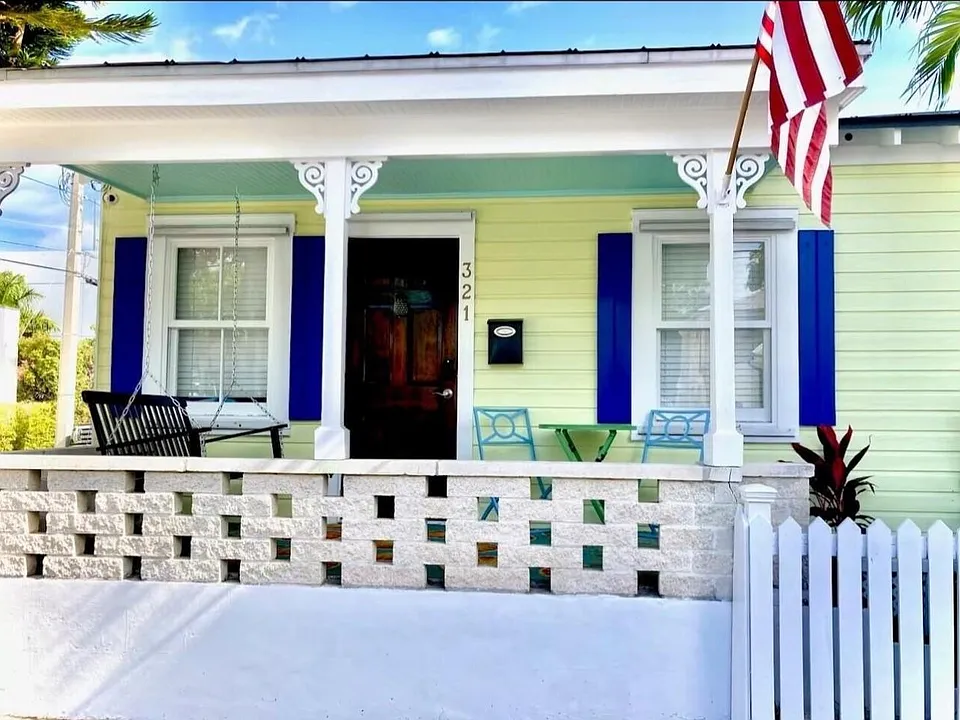 321 Margaret St