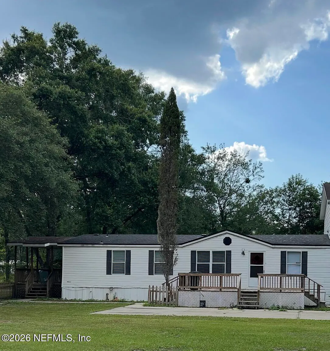 3 bed, 2.0 bath, 1296 sqft, $1,600 — Photo 1