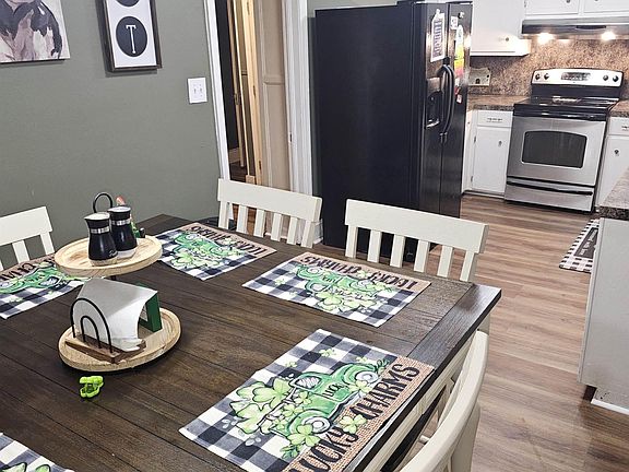 3rd image of 1330 N Jackson St