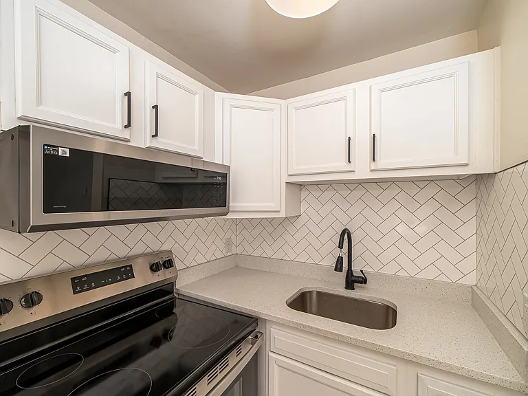 410 E. Little Creek — Photo 7