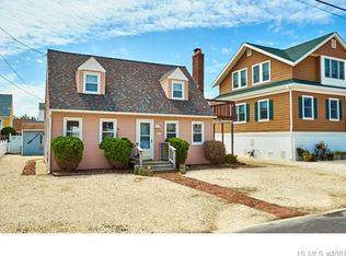 24 W Cape Cod Ln, Brant Beach, NJ 08008