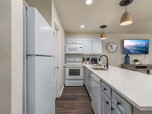 3rd image of 2830 Scenic Gulf Dr Unit 221