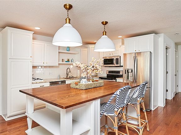 5th image of 1713 McKay Dr