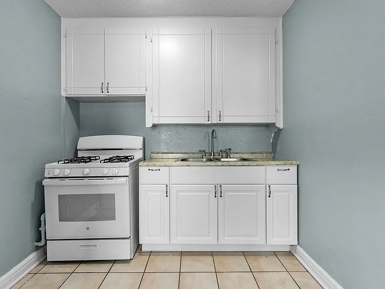 2029 Swift St #101 — Photo 12