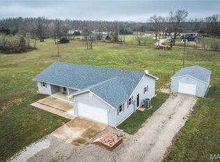 30421 Peach Blossom Ln, Lebanon, MO 65536