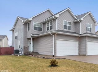 75 N Park Ridge Rd, North Liberty, IA 52317