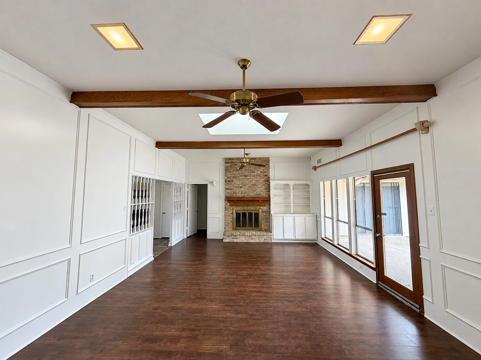 4 bed, 2377 sqft, $2,900 — Photo 4