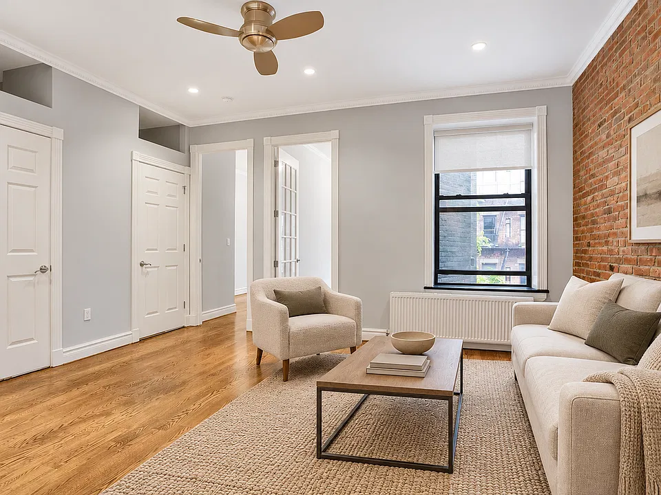 450 W 50th St #4