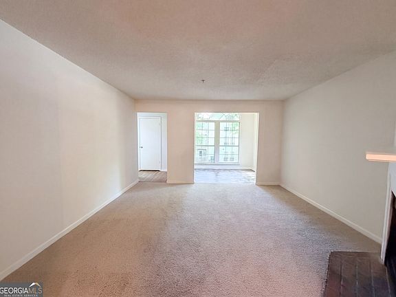 4th image of 573 Cobblestone Trl