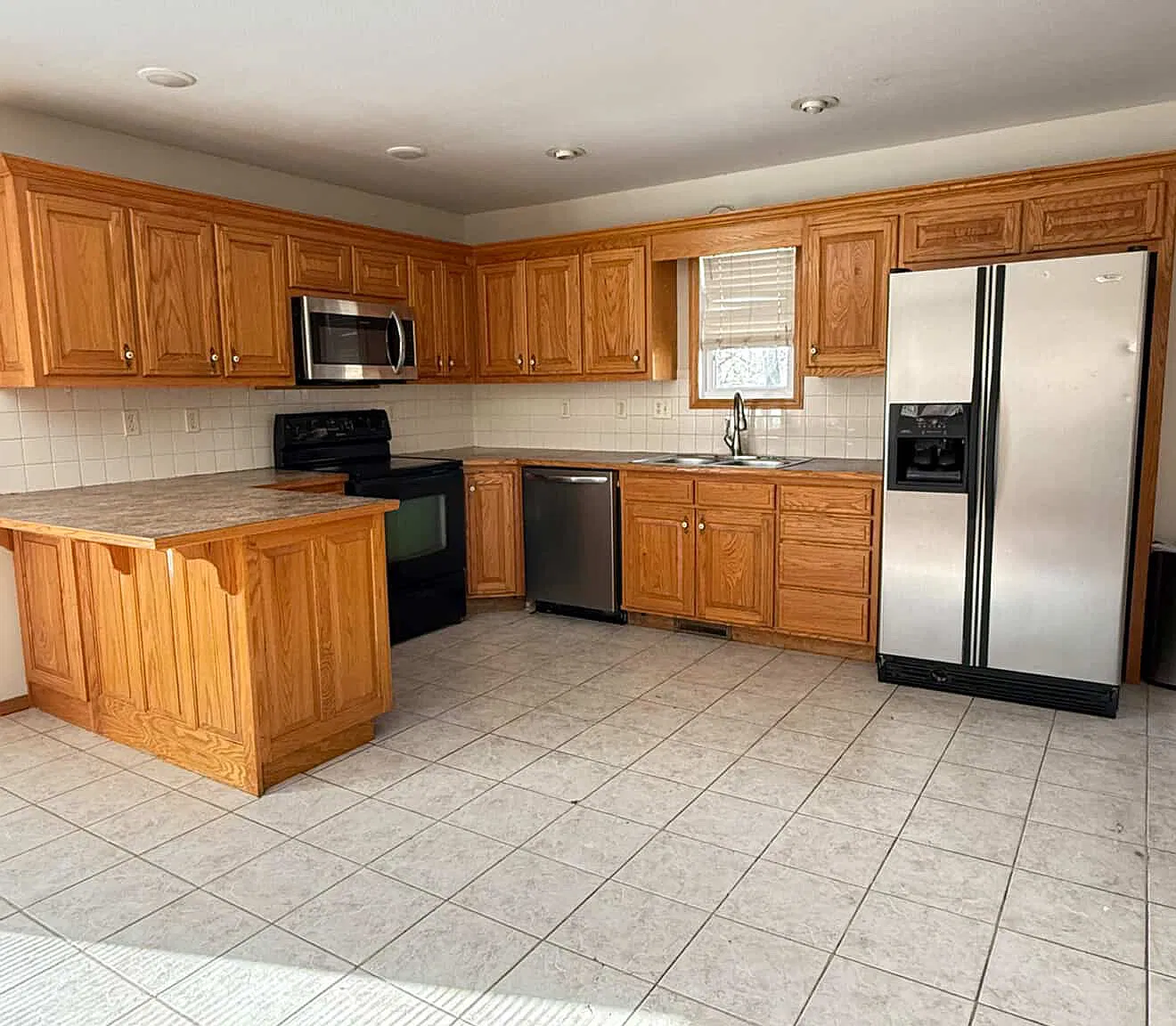 3 bed, 1792 sqft, $1,850 — Photo 2