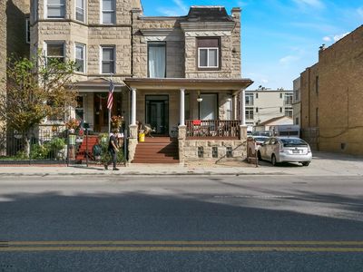 1446 W Irving Park Rd, Chicago, IL, 60613