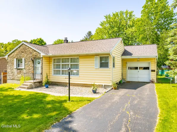 7 Buchman Drive, Loudonville, NY 12211