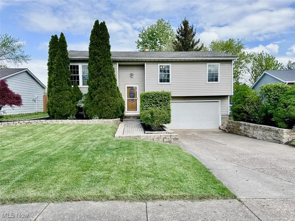 5571 Reef Rd, Mentor On The Lake, OH 44060