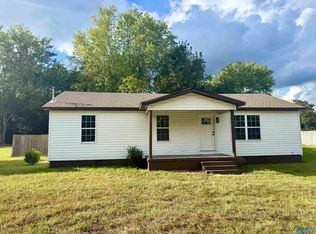 859 10th Cir NE, Arab, AL 35016