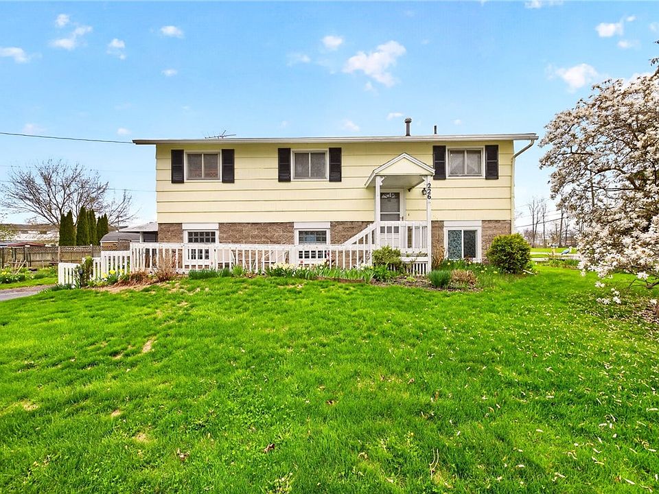1st image of 226 Lowden Point Rd