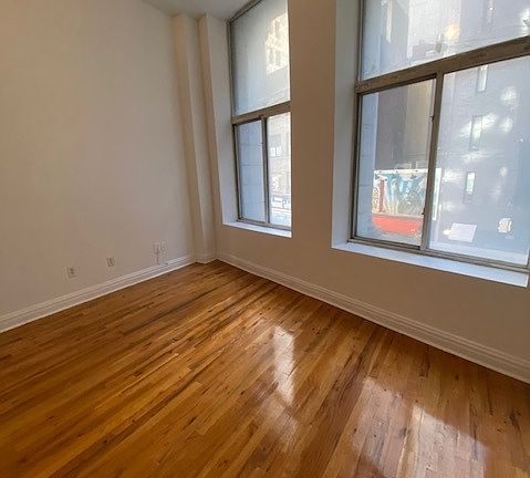 2nd image of 21 Maiden Ln #2