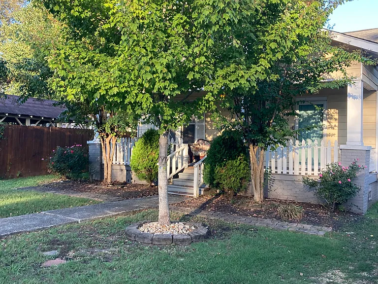 505 S Beaty St — Photo 3