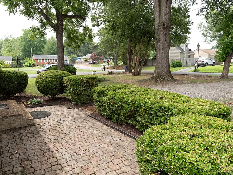 10308 Rycove Ln — Photo 4