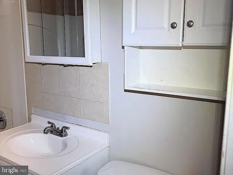 265 College Dr — Photo 8