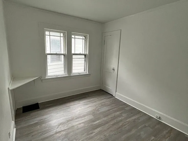 330 King St — Photo 5