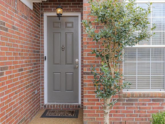 2nd image of 8573 Napoli Dr