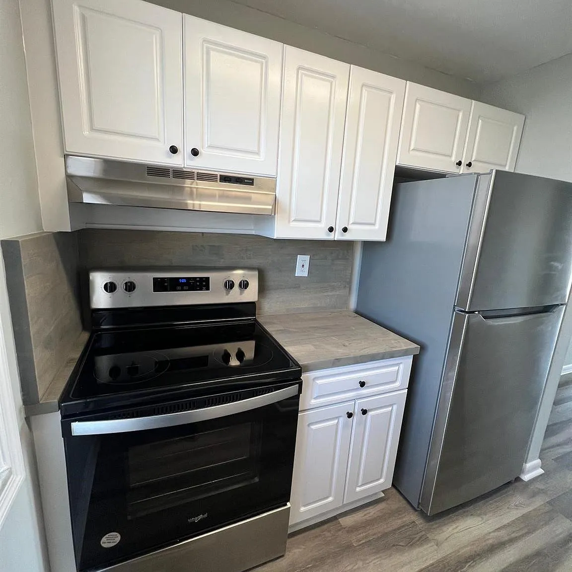 2 bed, 1.0 bath, 800 sqft, $1,899 — Photo 4