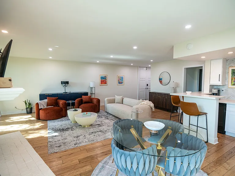8401 Fountain Ave #4 — Photo 25