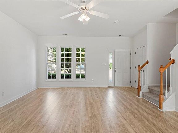 5th image of 8326 Glenwood Springs Ct