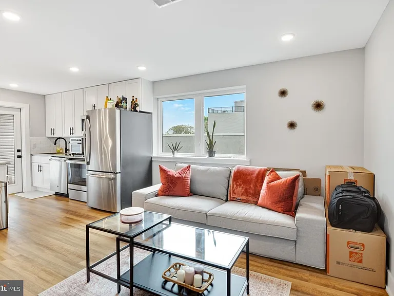 3965 Lancaster Ave #204 — Photo 3