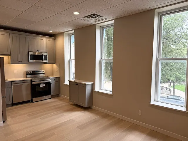 64-66 Lincolnway - B — Photo 3