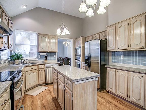 3rd image of 1406 Susan Ln