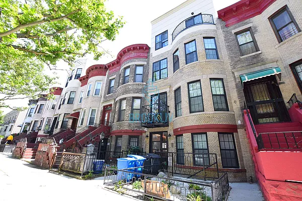 Rented by null | media 90