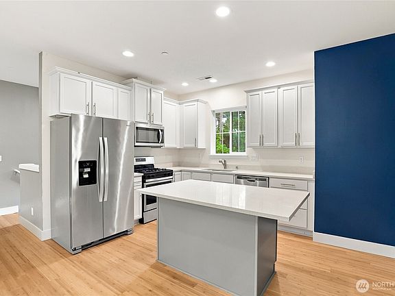 5th image of 2114 191st Avenue SW
