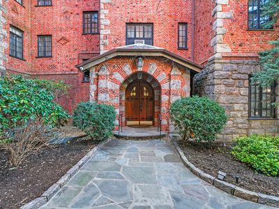 45 Pondfield Road W #5F, Bronxville, NY, 10708