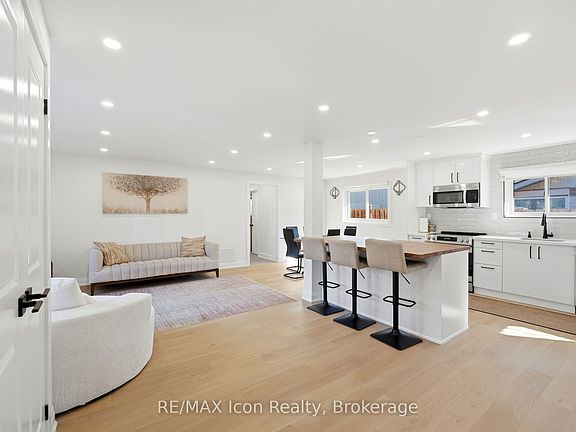 4th image of 532 Churchill Ave