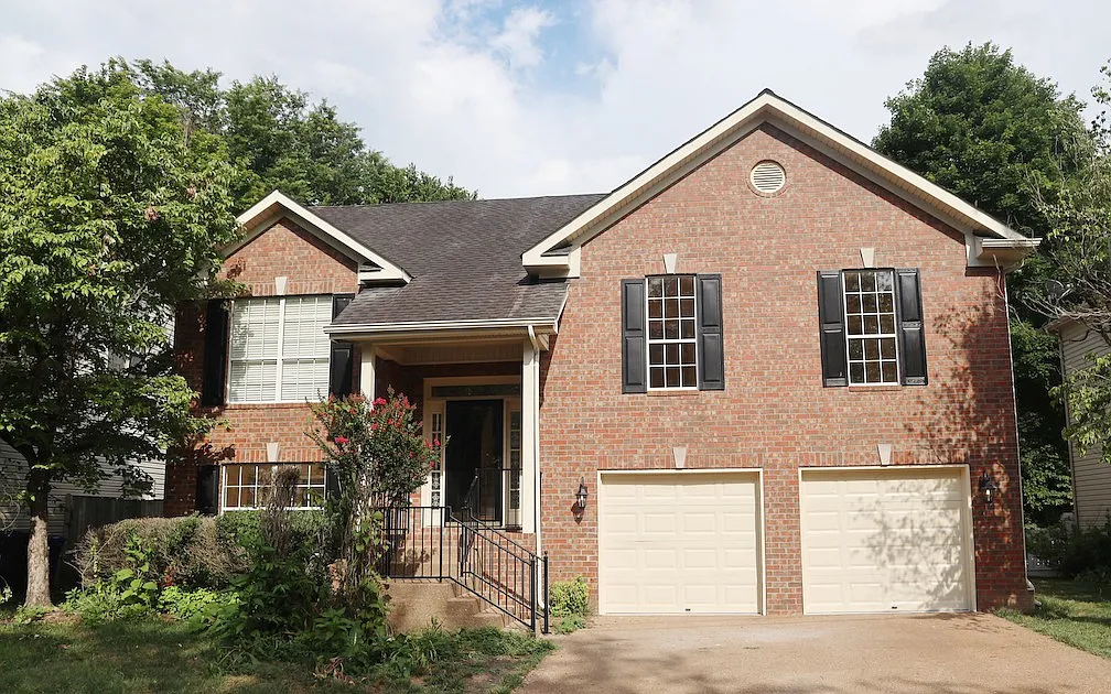 4 bed, 2510 sqft, $3,400 — Photo 1