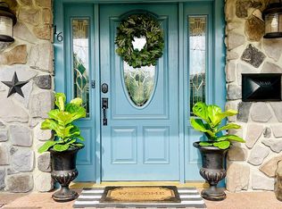 16 Eileen Way, Edison, NJ 08837