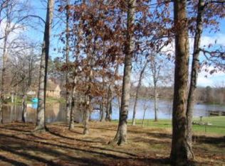 258 Deer Creek Dr, Crossville, TN 38571