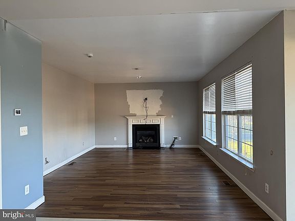 2nd image of 40 Loder Dr