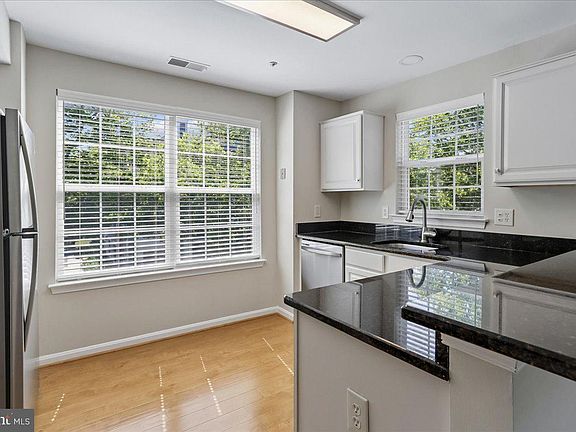 5th image of 172 Kendrick Pl APT 24