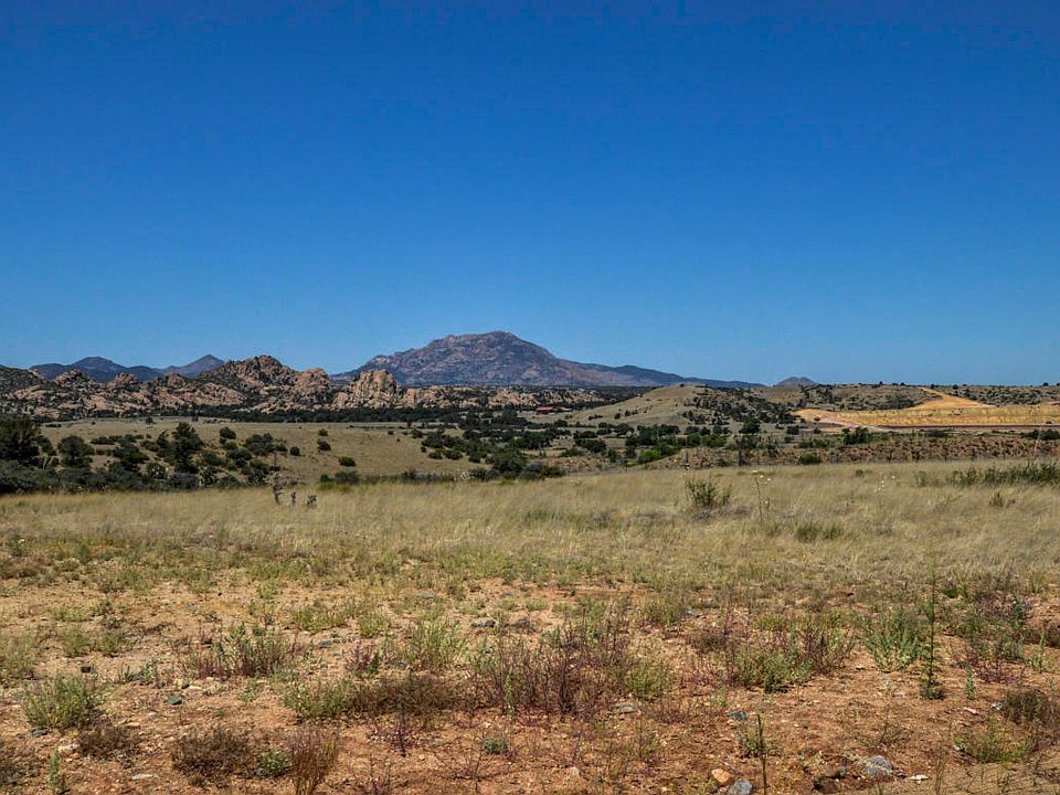 2nd image of 5223 Climbing Rock Trl